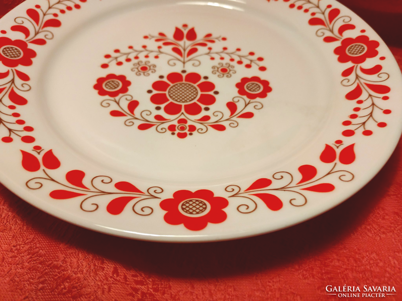 Plain porcelain cake plate, decorative plate