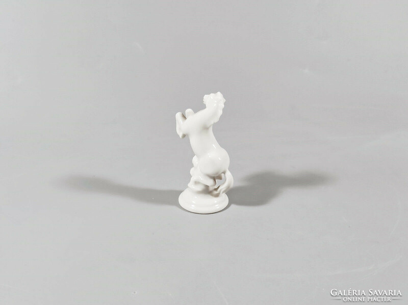 VIENNA WIEN BÉCSI AGASKODÓ LÓ MINIATŰR PORCELÁN FIGURA, HIBÁTLAN ! (BT016)