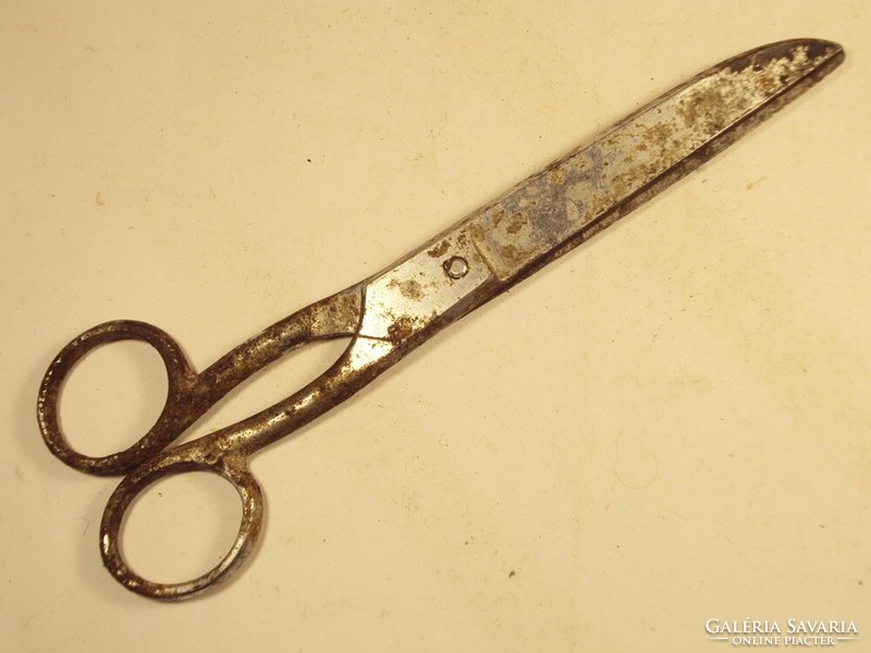 Old antique iron scissors, the mark cannot be read - total length: 16.5 cm