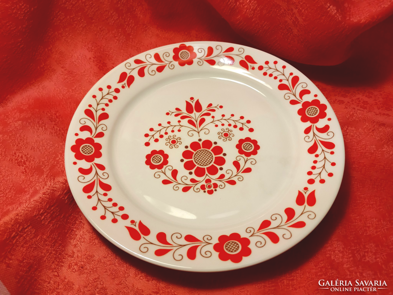Plain porcelain cake plate, decorative plate