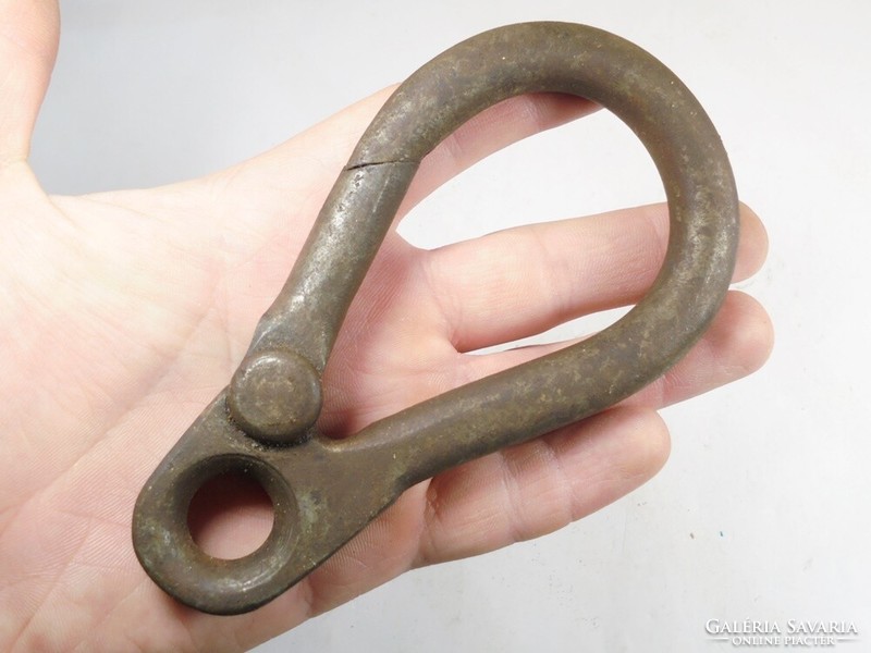 Nagyméretű karabiner valószínűleg tűzoltó felszerelés eszköz