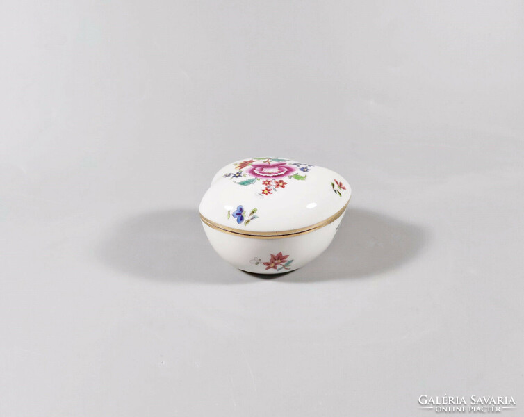 Herendi, heart-shaped jewelry box with nanking bouquet pattern, hand-painted porcelain, flawless (bt015)