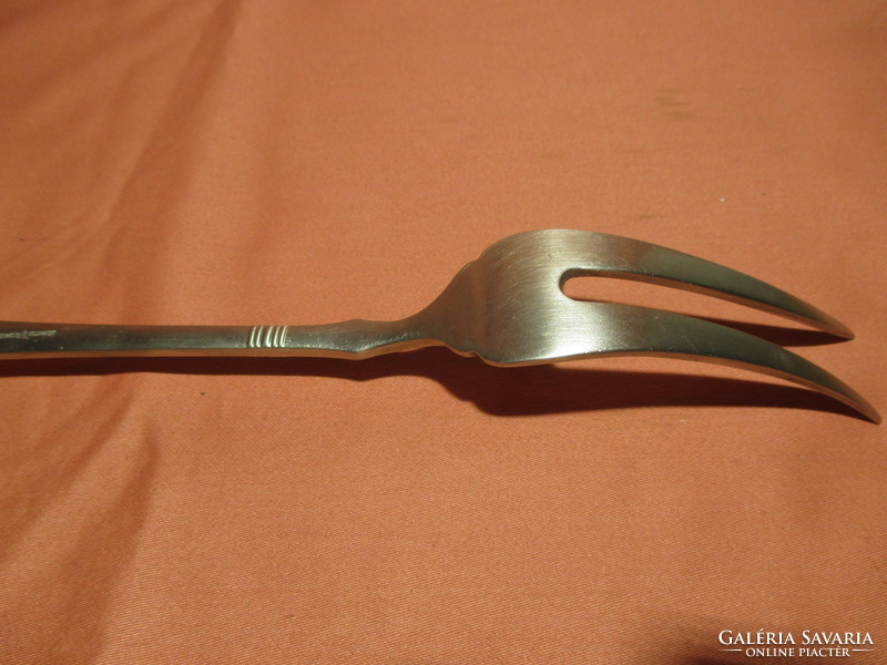 Beautifully shaped alpaca serving and serving fork