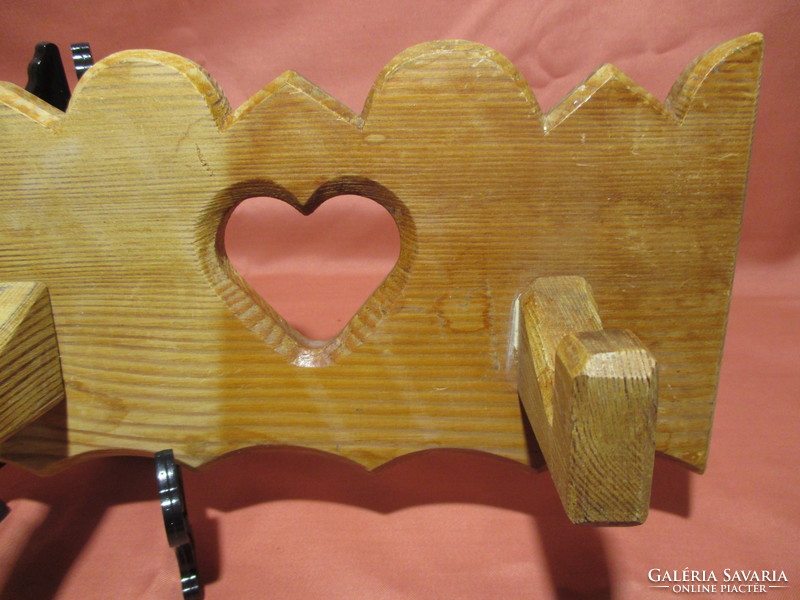 Beautiful wooden hanger with heart-heart pattern, hanger