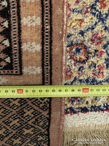 Kicsi,  viseltes pakisztáni szőnyeg