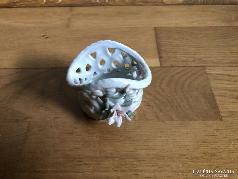 Szép virágos porcelán dísztárgy / mécsestartó / gyűrűtartó ?