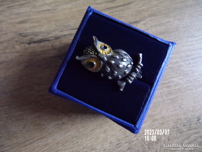 Sensational fire enamel owl brooch