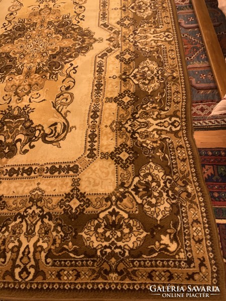 Nagy puhajárású használt szép perzsa szőnyeg
