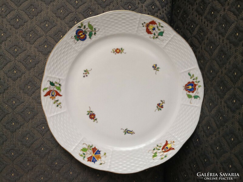 Brilliant Herend mhg patterned plate with lots of gold