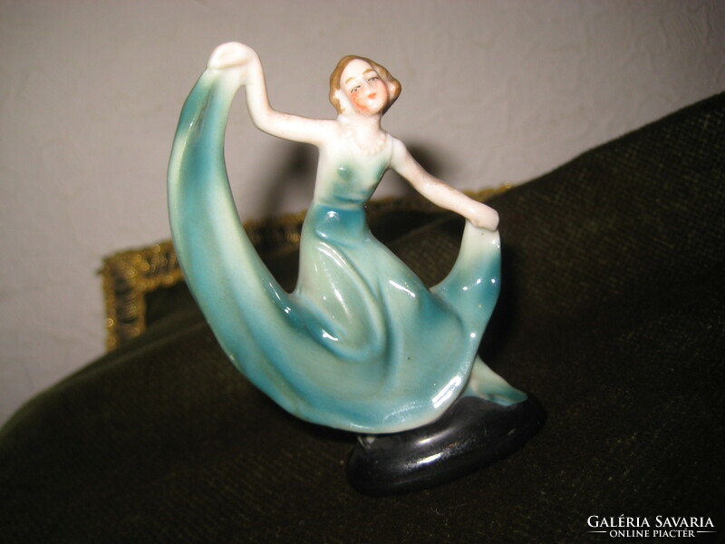 W & a bertrand, dancer, 9 cm marked,