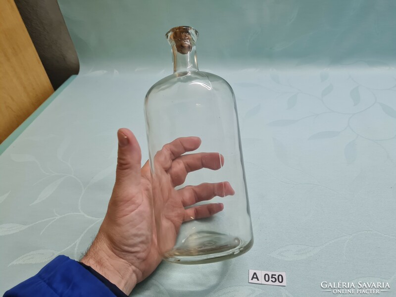 A050 Patika üveg 1 l    23,5 cm