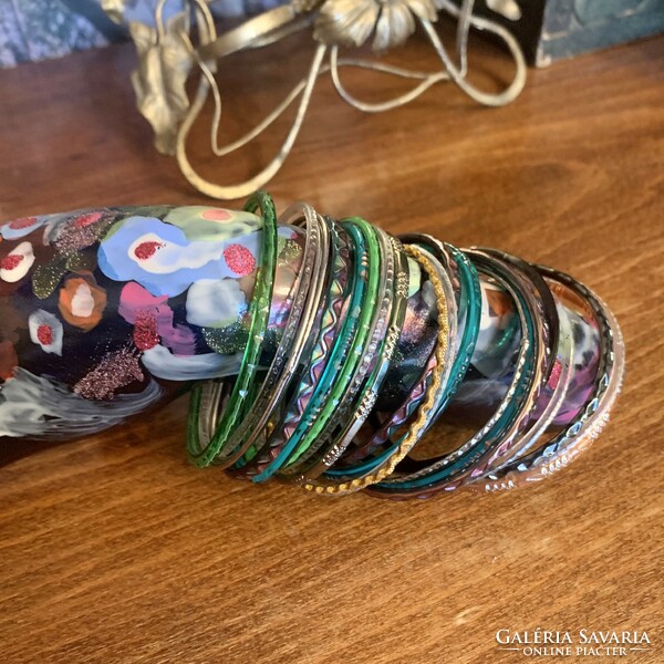 22 retro bracelets, set of 22 bracelets from the 70s, diameter 6 cm, in many colors!