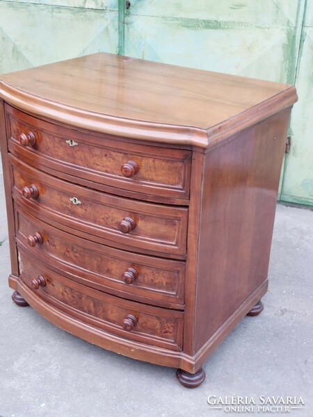 Small chest of drawers!
