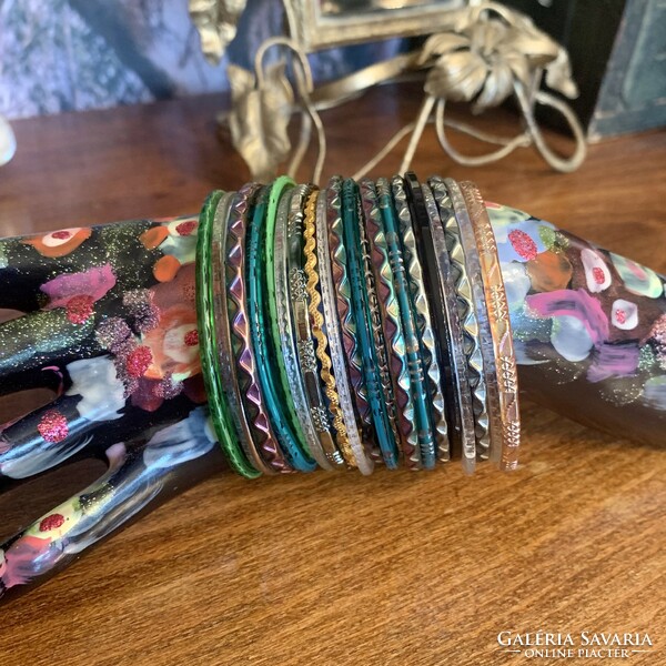 22 retro bracelets, set of 22 bracelets from the 70s, diameter 6 cm, in many colors!