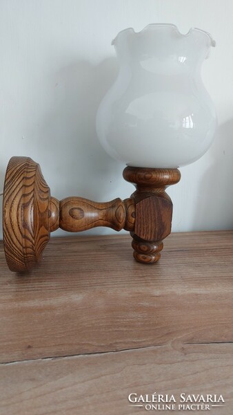 Retro, vintage wooden wall arm in perfect condition, wavy milk glass bulb, focus wall lamp from the 80s