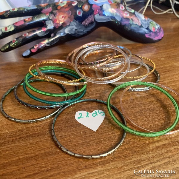 21 retro bracelets, a set of 21 hippie bracelets from the 70s, diameter 6 cm, in many colors!