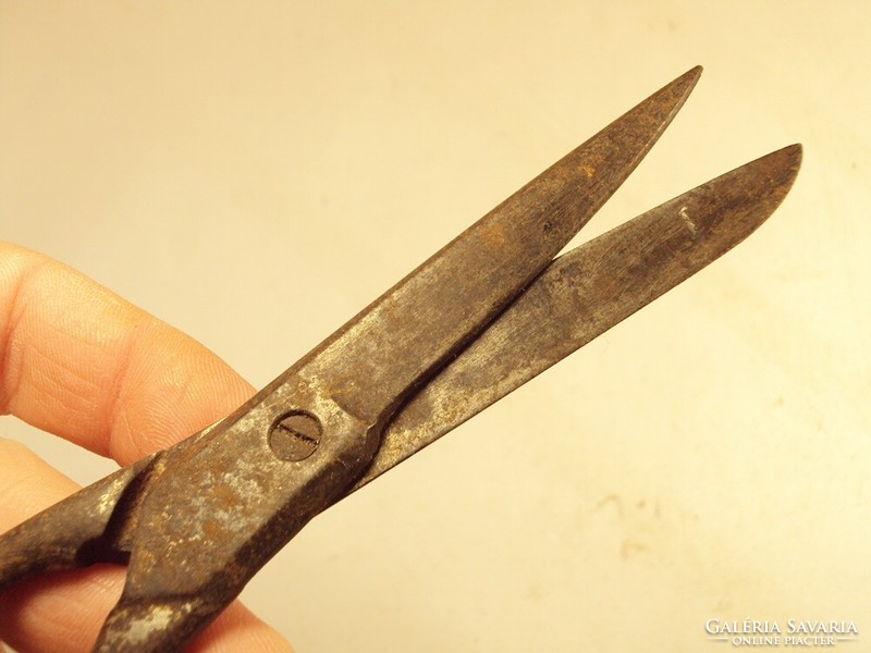 Old antique iron scissors - total length: 15.6 cm