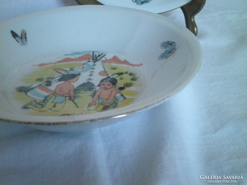 Vintage porcelán indiános mesetányér készlet