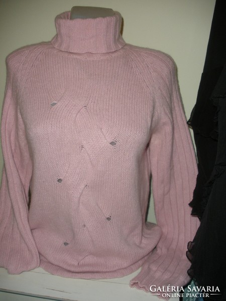 Gyapjú - angóra tartalmú puha kötött pulcsi