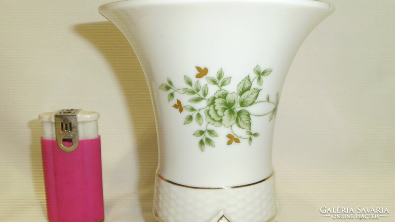Hollóháza porcelain Erika pattern vase with lion's legs