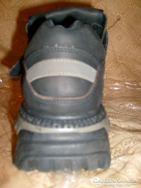E13 shaq shoes london double-sided velcro 44 barely used luxury shoes