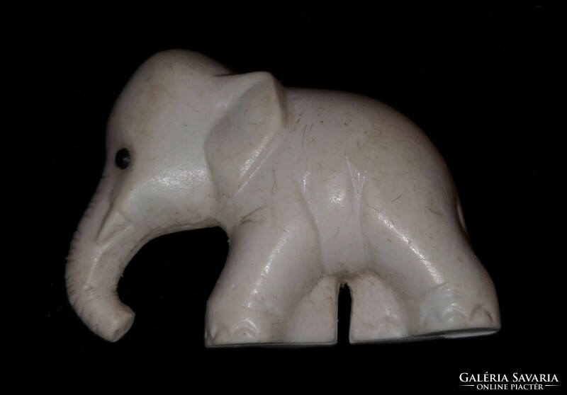 Retro plastic elephant figure 7 cm old