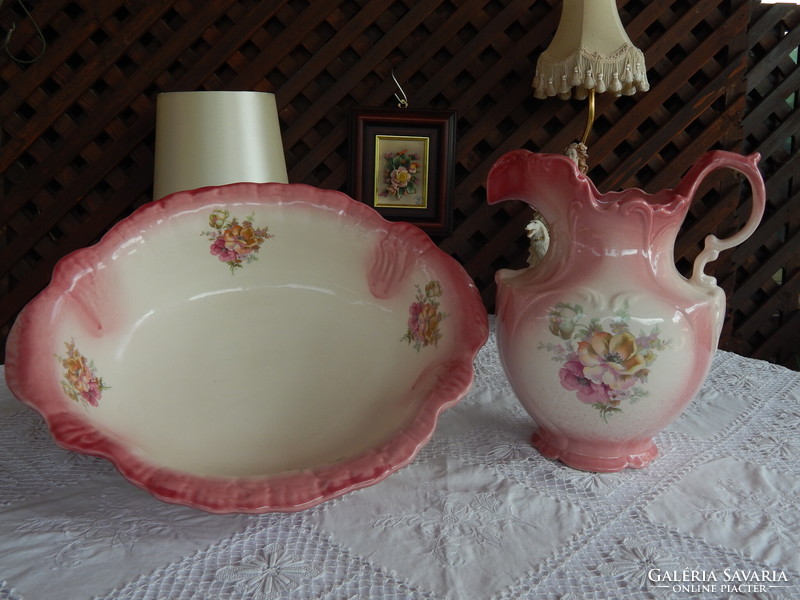 English washbasin set with jug and bowl