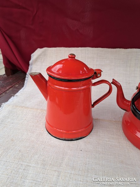 Piros  zománcos teáskanna teafőző kiöntő kanna kávéskanna virágnak dísznek, dekornak nosztalgia