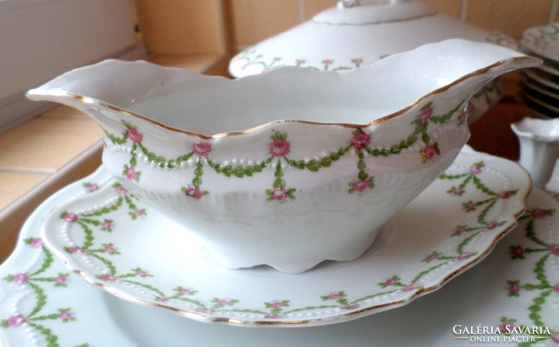 Secession dinner set for 6 persons with rose garland - art&decoration