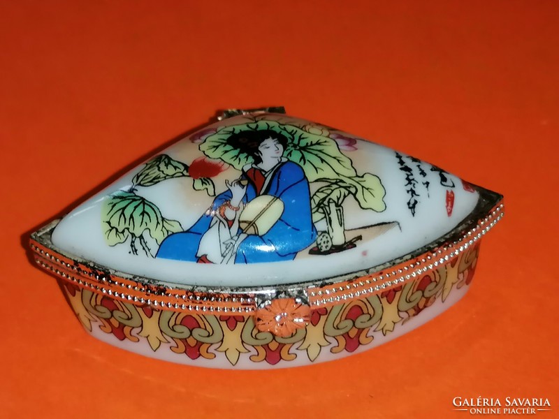 Old, geisha pattern, ring holder, medicine holder, porcelain box.