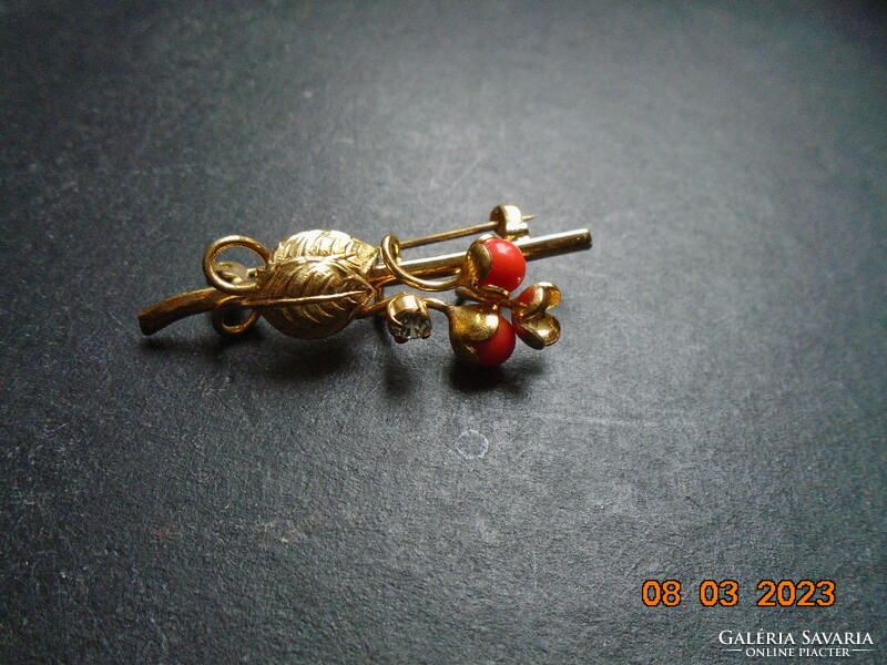 2 pcs small coral ball, faceted, pearl, artistically patterned flower leaf gilded brooch