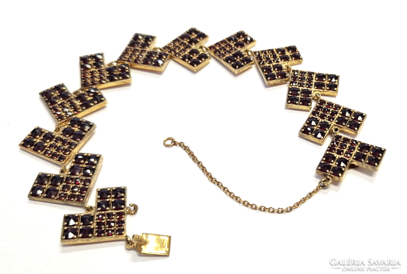 Garnet bracelet, square heart motif
