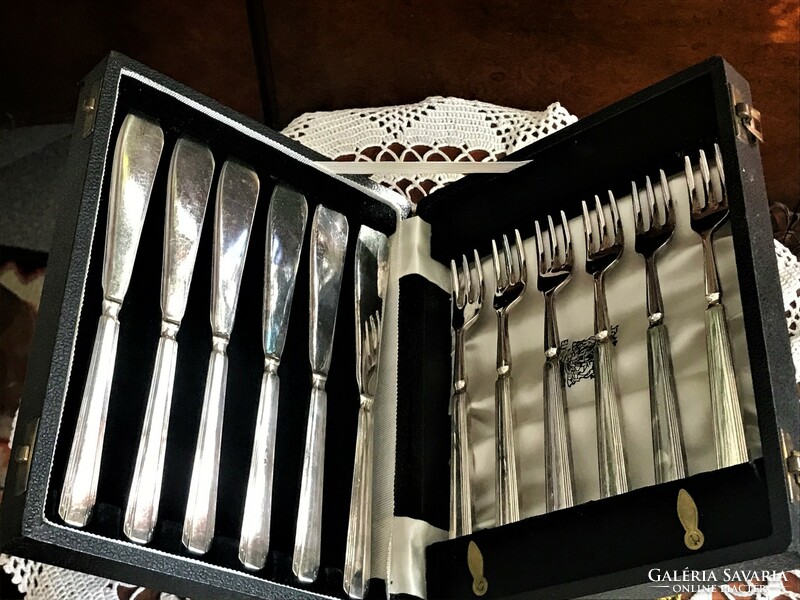 6 Personal, antique, marked silver-plated, extremely elegant, fish tableware, in its original box