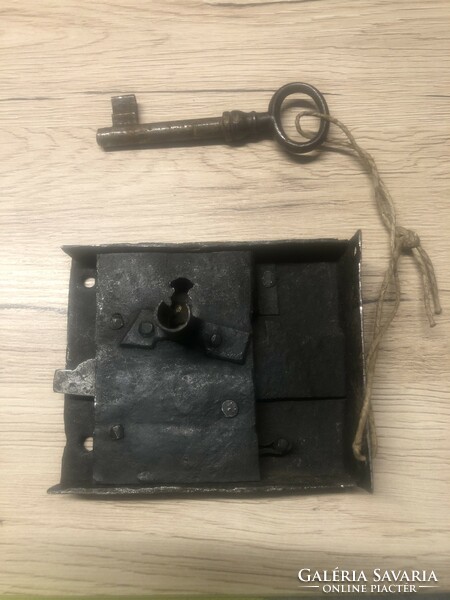 Old lock in working condition.