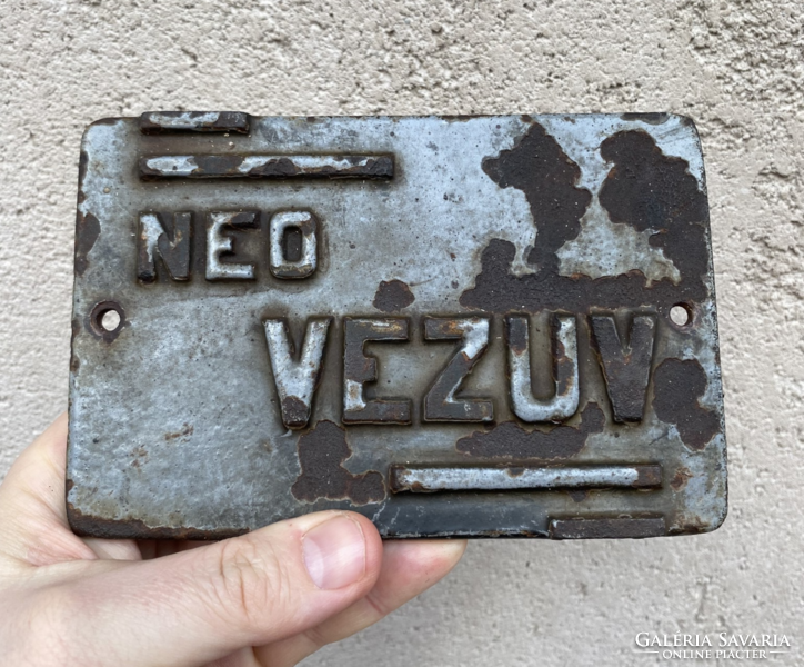 Neo Vesuvius - industrial cast iron machine table