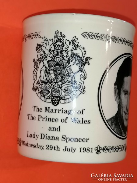 Commemorative cup issued on the occasion of the marriage of the Prince of Wales and Lady Diana Spencer in 1981