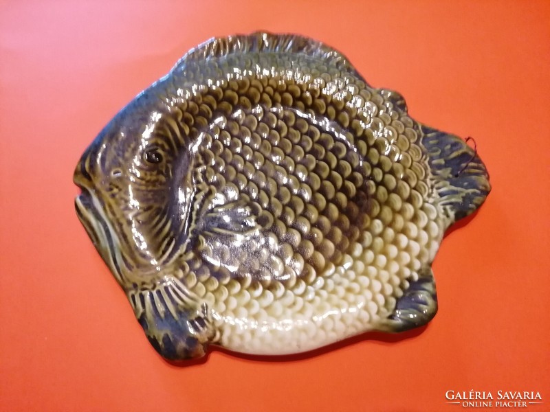 Granite fish plate, designed as a wall plate