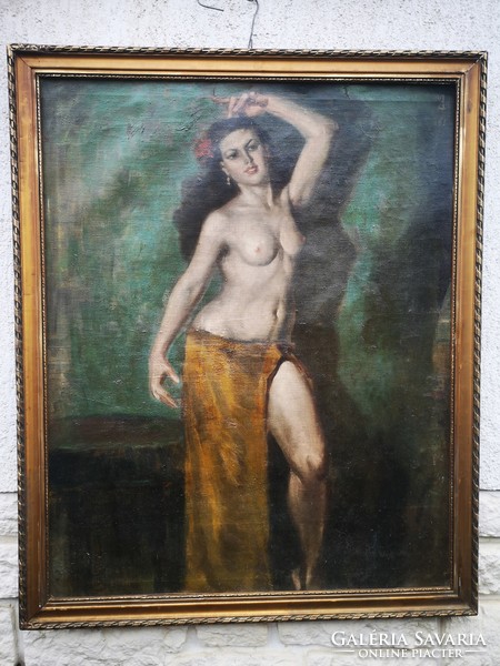 Huge standing nude painting is a well painted artistic painting