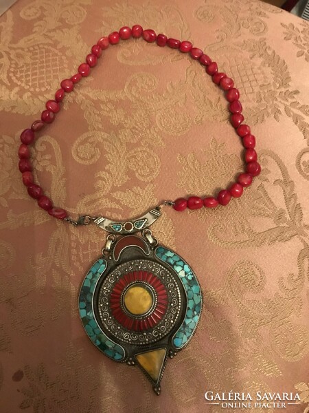 Beautiful Tibetan silver-plated necklace decorated with turquoise, coral and amber
