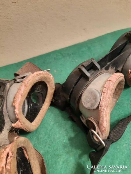 2 old welding glasses