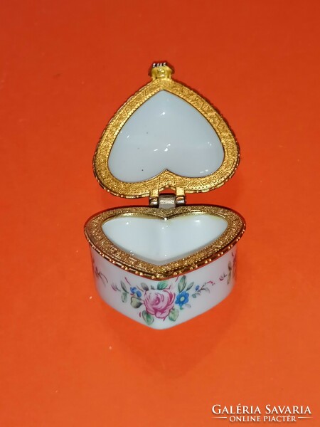 Old, hinged, ring holder, medicine holder, porcelain box.