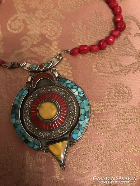 Beautiful Tibetan silver-plated necklace decorated with turquoise, coral and amber