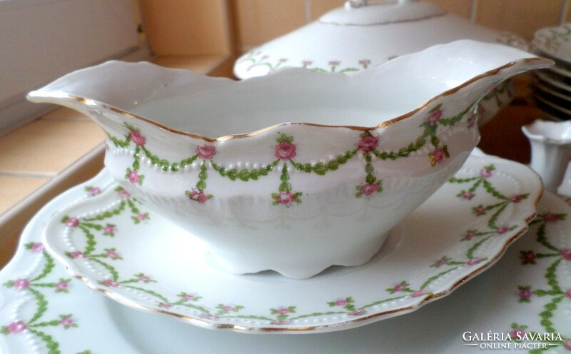 Secession dinner set for 6 persons with rose garland - art&decoration