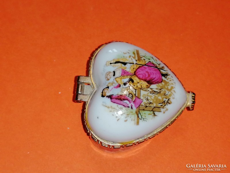 Old, hinged, ring holder, medicine holder, porcelain box.