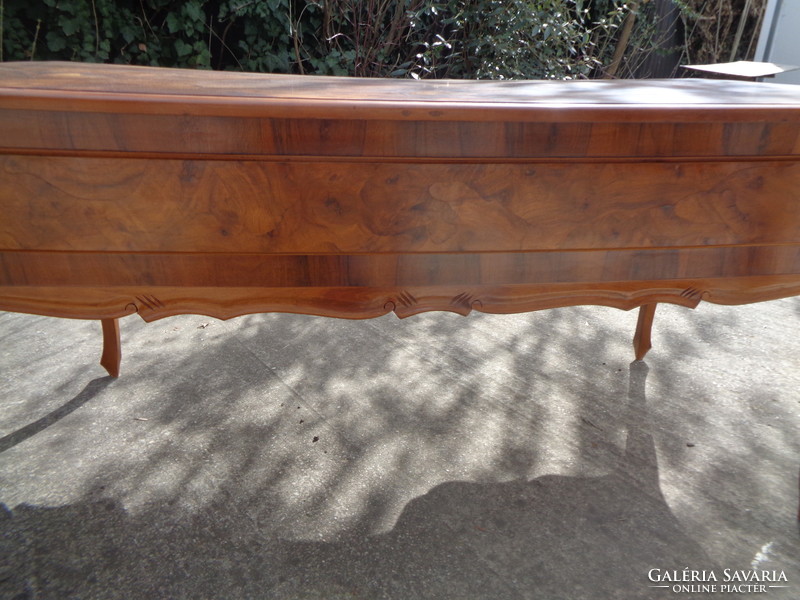 Desk with special marquetry inlay