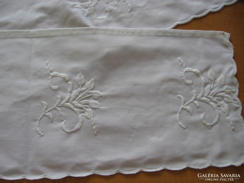 Embroidered white border, cabinet, shelf strip, frill