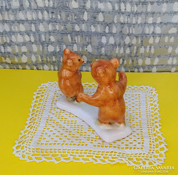 Pottery teddy bears in Bodrogkeresztúr