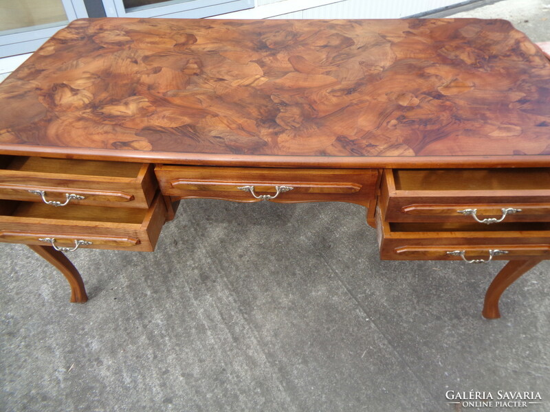 Desk with special marquetry inlay