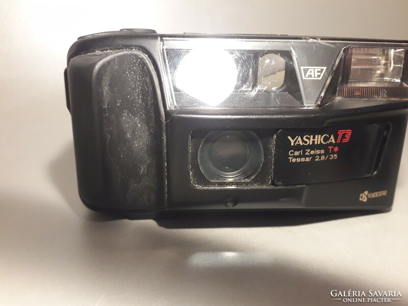 Vintage yashica t3 super carl zeiss tessar 2.8/35mm camera