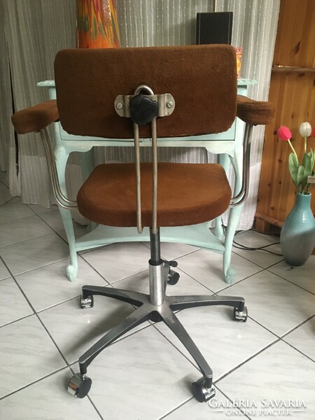 Retro industrial swivel chair